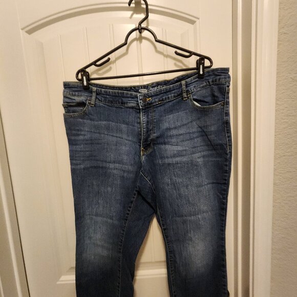 Old Navy "The Rockstar" Denim Capris - Picture 1 of 3